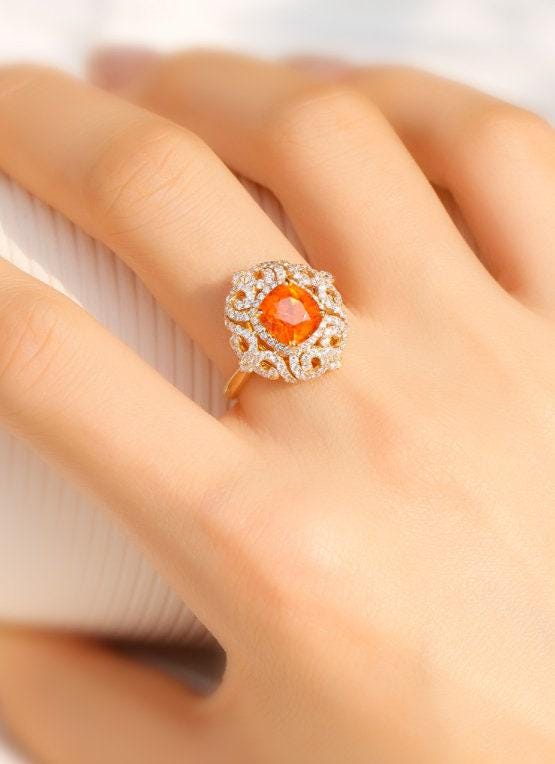 2.13ct Fanta Garnet Diamonds Ring - 18K Yellow Gold