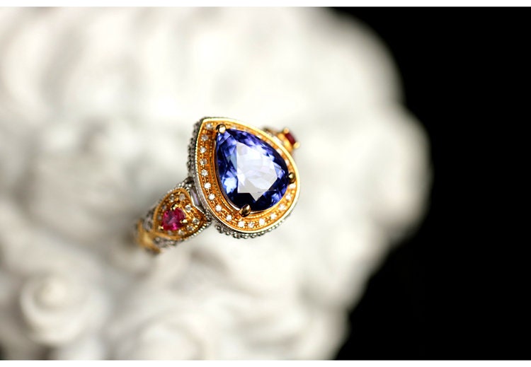 2.5ct Blue Tanzanite Pear Cut Ring - 18K Two Tone Gold