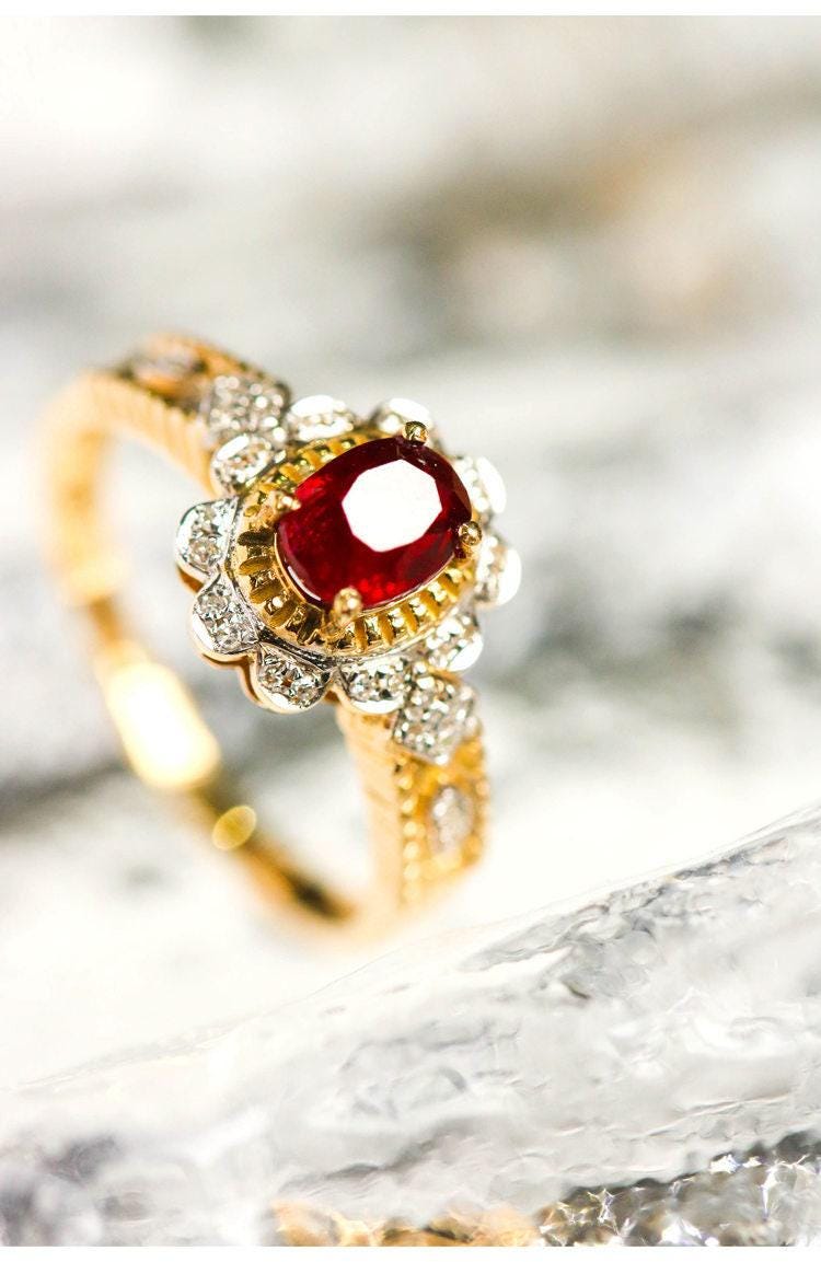 1.2ct Red Spinel Oval & Diamond Granulation Ring - 18K Gold