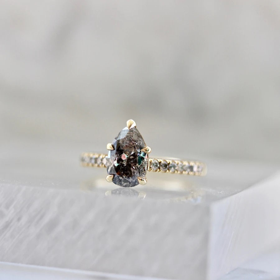 Nox 1.7ct Pear Salt & Pepper Dimond 18K Gold Ring