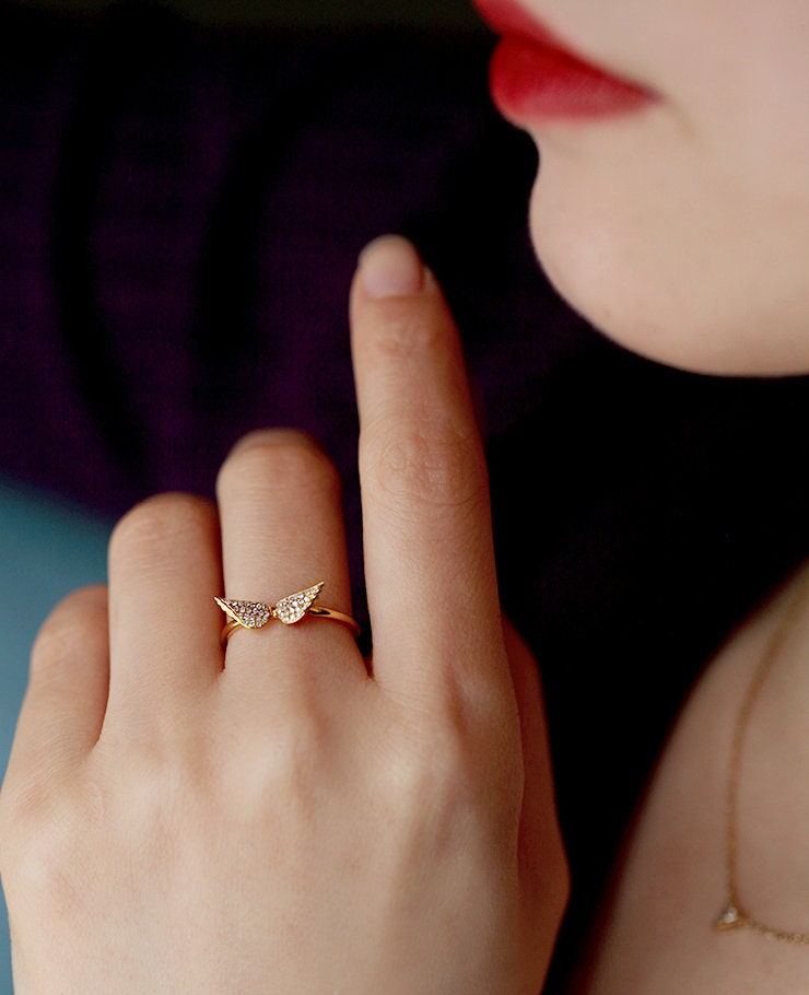 Wing Design White Diamond Ring in 18K Yellow Gold
