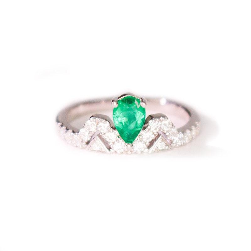 Stacking Crown Design Emerald Ring with Diamond in Platinum 950