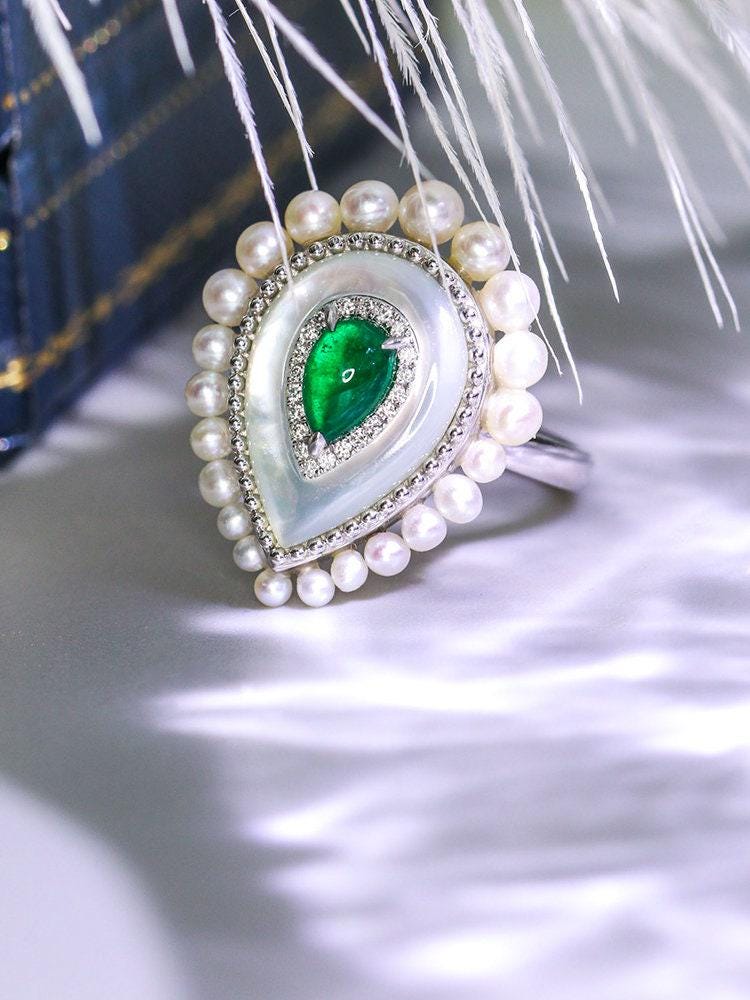 Emerald Teardrop-Shaped Ring with Baby Pearl in 18K White Gold