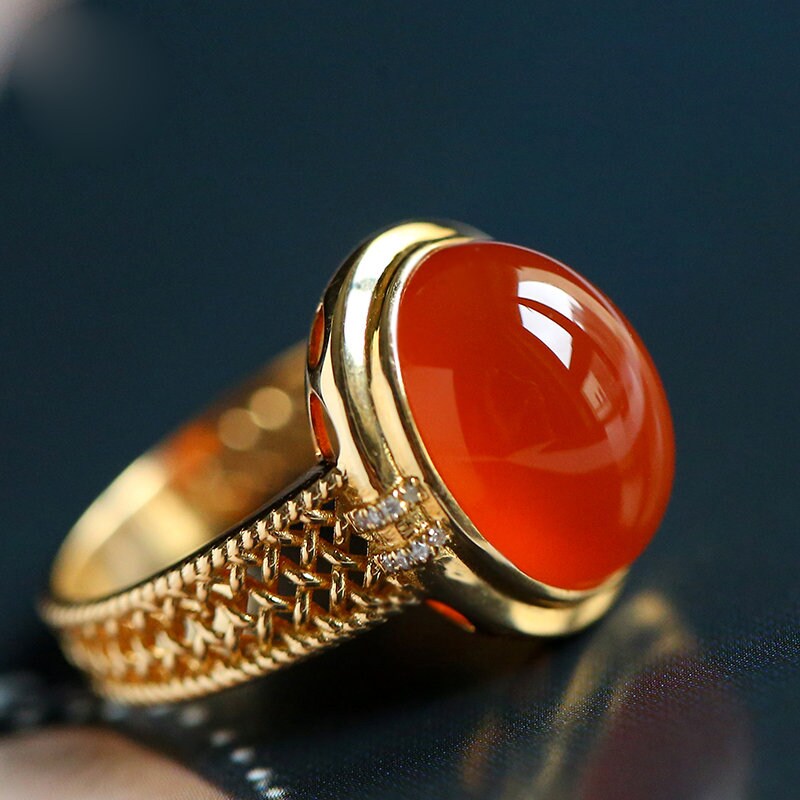 Southern Red Agate Cabochon 18K Chunky Gold Ring