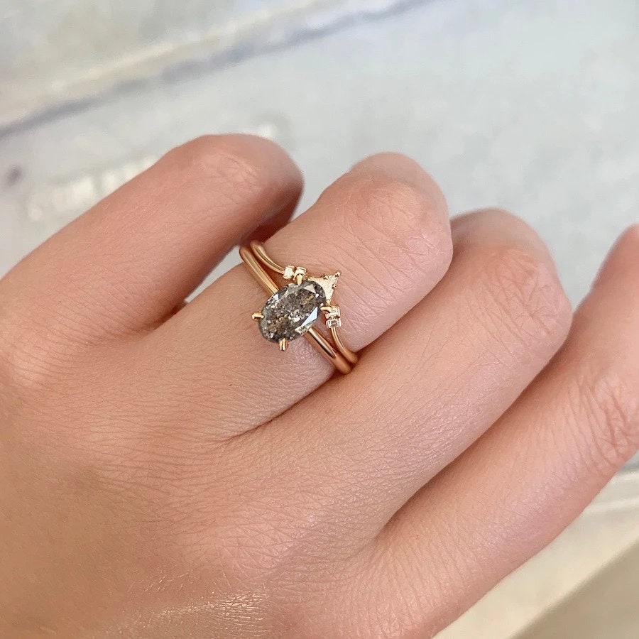 1.3ct Salt & Pepper Diamond Oval Cut Solitaire Ring in 18K Gold