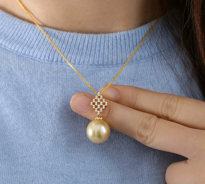 Golden South Sea Pearl Necklace with 18K Gold Clasp – Lavishly Designed