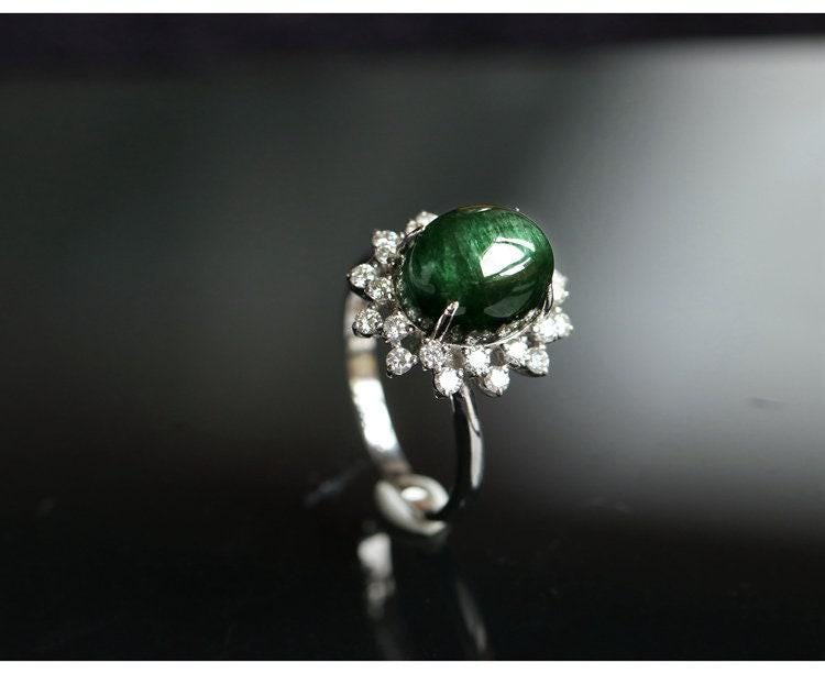 5.3ct Green Cat's Eye Gemstone Cabochon & Custer Diamond 18K Ring