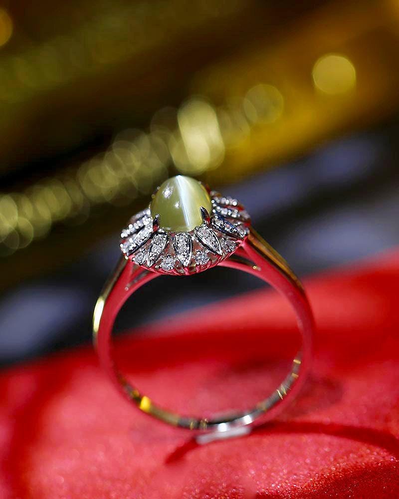 1.3ct Chrysoberyl Cat's Eye Gemstone Diamond Ring in 18K White Gold