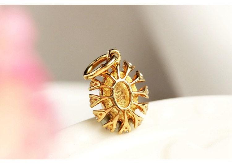 Opal & Halo Diamonds Pendant in 18K Yellow Gold