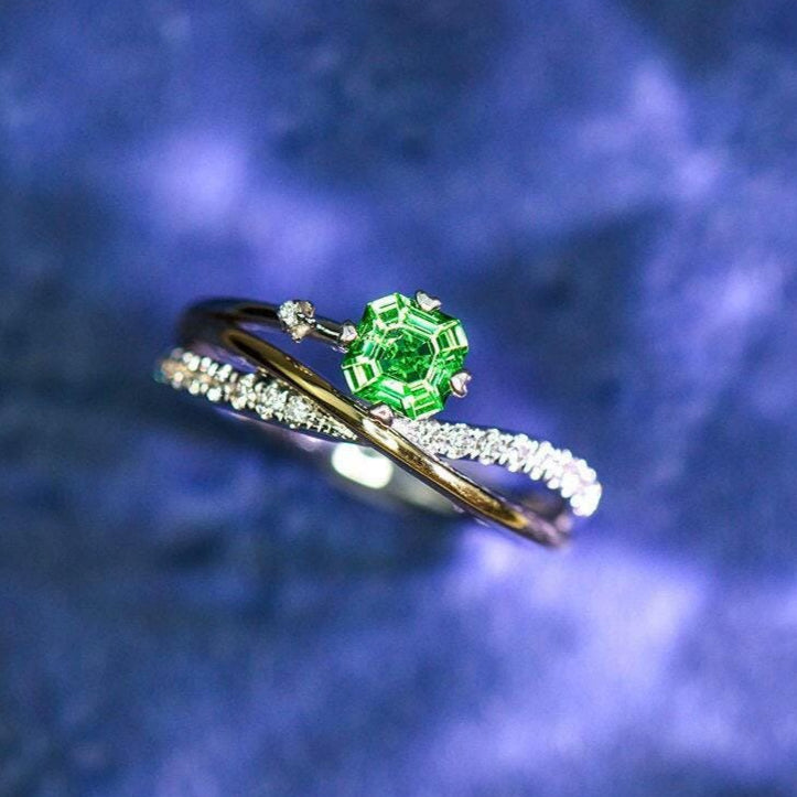 Tsavorite Asscher Cut & Diamond Infinity Ring - 18K White Gold