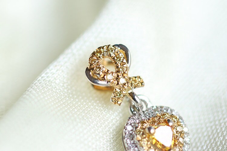 Heart-Shaped Fancy Yellow Diamonds Necklace in 18K White Gold
